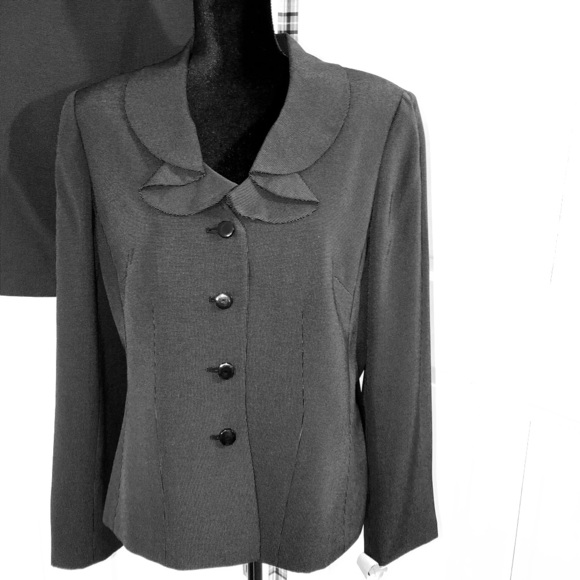 TAHARI. Arthur S. Levine  Two Piece Suit - Picture 1 of 8